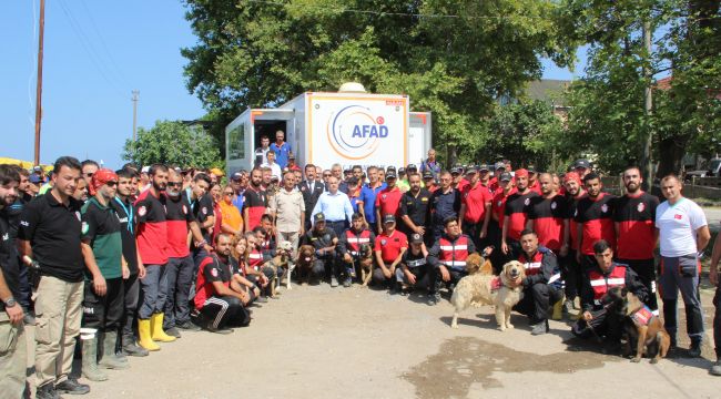 Sel bölgesinde 12 gün boyunca arama yapan ekipler bölgeden ayrıldı 