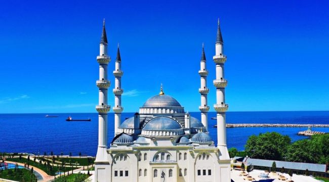 - Altı bin kişilik dev camii açılış için Cumhurbaşkanı Erdoğan'ı bekliyor