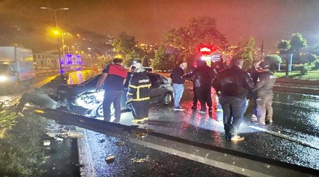 Yağmurda kayganlaşan yol kazaya neden oldu: 2 yaralı