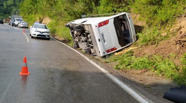 - İşçi servisi devrildi; 6 yaralı