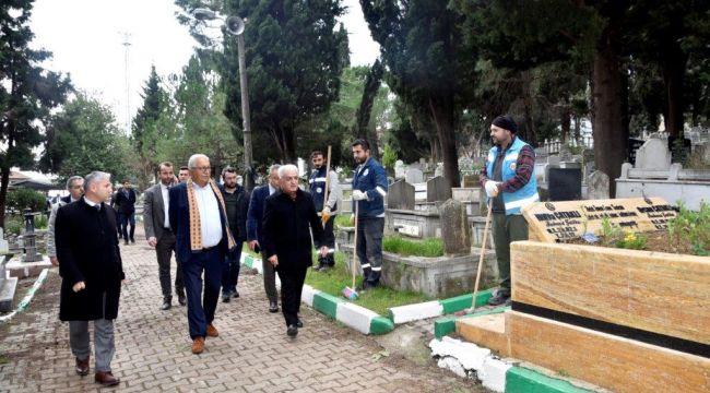 BAŞKAN POSBIYIK, MEZARLIKLARDAKİ ONARIMLARI YAKINDAN TAKİP EDİYOR 