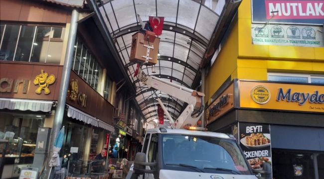 KDZ. EREĞLİ’DE ZARAR GÖREN AYDINLATMALAR ONARILIYOR