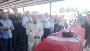 Düzce Gazeteciler Cemiyeti Başkanı Cihat Tutkun son yolculuğa uğurlandı..