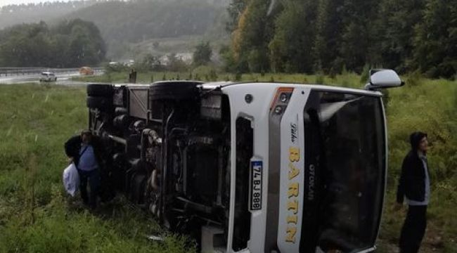 - Yolcu minibüsü devrildi: Çok sayıda yaralı var…