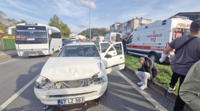 4 araç birbirine girdi: 5 yaralı..